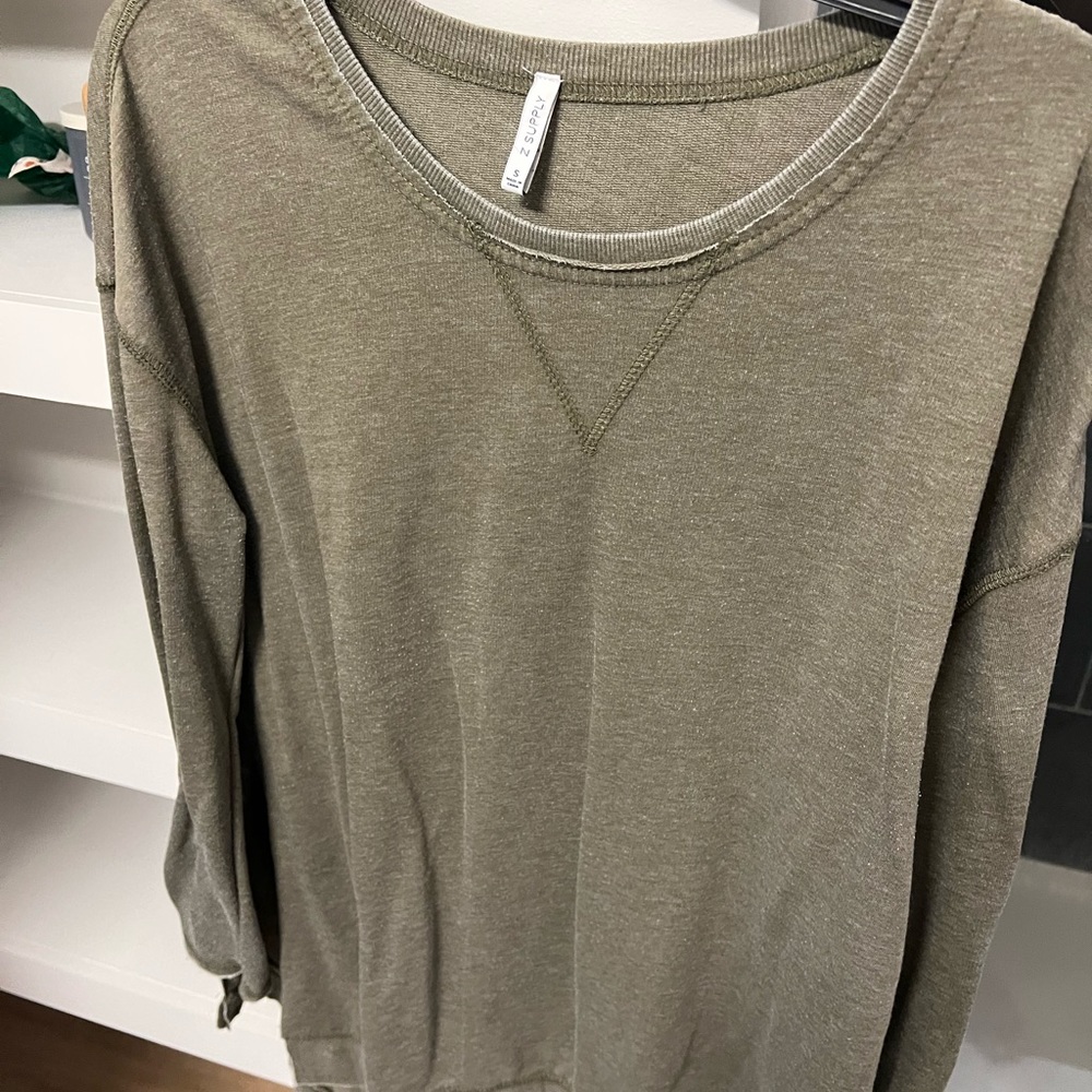 Z supply oversized crew neck // good condition // S